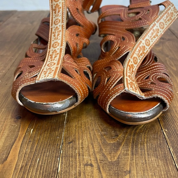 Spring Step size 39 flourish caged sandals - Picture 3 of 10